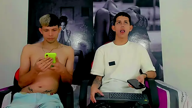 Snapshot of migueyalejo_teens chatting on 12/07/24, 02:20 migueyalejo teens online show from 12/07/24, 02:20