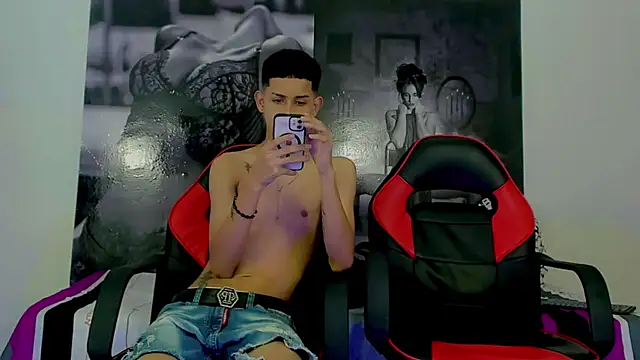 Snapshot of migueyalejo_teens chatting on 12/14/24, 03:07 migueyalejo teens online show from 12/14/24, 03:07