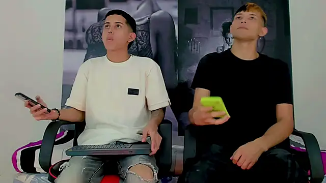 Snapshot of migueyalejo_teens chatting on 12/15/24, 03:13 migueyalejo teens online show from 12/15/24, 03:13