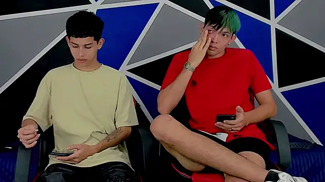 Snapshot of migueyalejo_teens chatting on 02/01/25, 12:07 migueyalejo teens online show from 02/01/25, 12:07