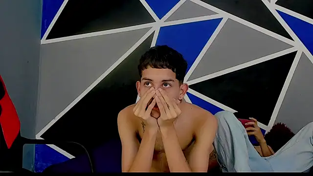 Snapshot of migueyalejo_teens chatting on 02/16/25, 06:21 migueyalejo teens online show from 02/16/25, 06:21