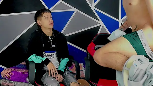 Snapshot of migueyalejo_teens chatting on 03/06/25, 03:13 migueyalejo teens online show from 03/06/25, 03:13