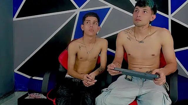 Snapshot of migueyalejo_teens chatting on 03/07/25, 03:19 migueyalejo teens online show from 03/07/25, 03:19