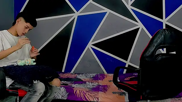 Snapshot of migueyalejo_teens chatting on 03/23/25, 03:54 migueyalejo teens online show from 03/23/25, 03:54