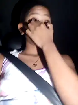 Snapshot of Luciia_cute chatting on 01/08/25, 01:11 Luciia cute online show from 01/08/25, 01:11