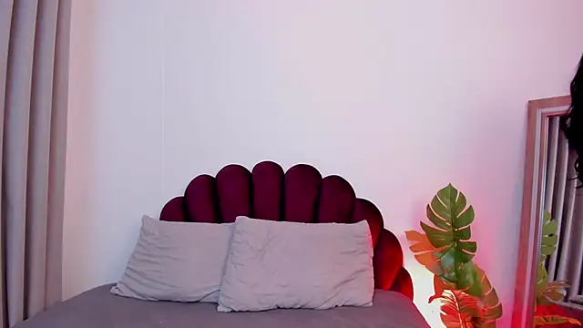 SweetGirl       online show from 04/14/26, 08:31