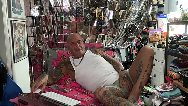 joeytatts66 online show from 04/21/26, 01:42