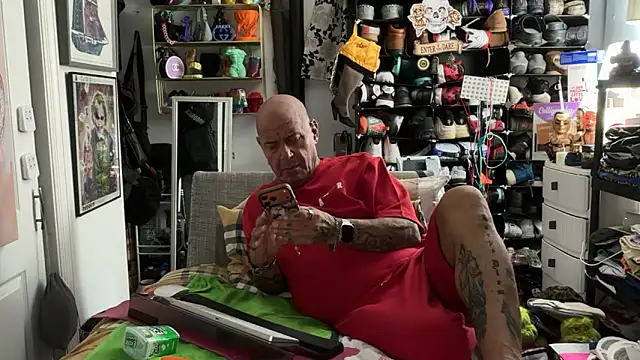 Snapshot of joeytatts66 chatting on 05/23/26, 04:39 joeytatts66 online show from 05/23/26, 04:39