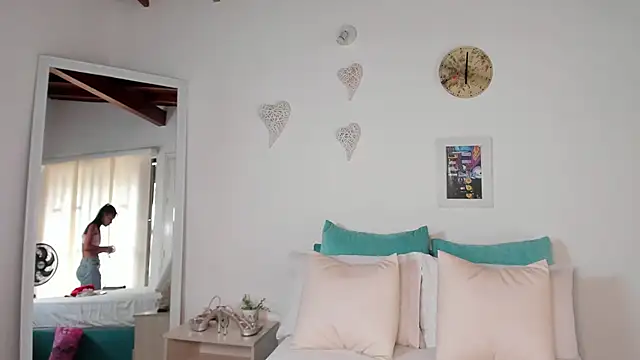 natali henao online show from 12/19/24, 05:18