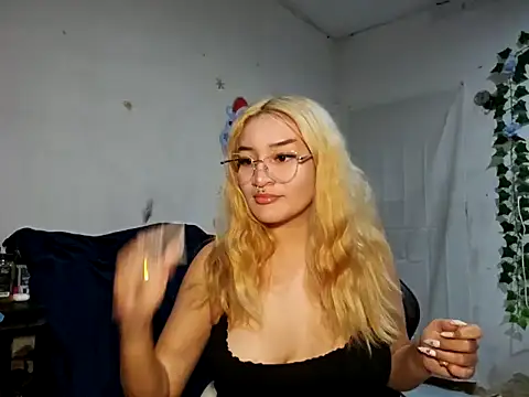 sadnessgyall online show from 01/04/25, 07:03