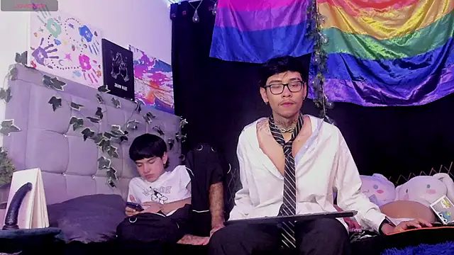 Snapshot of jacks_hotter chatting on 01/19/25, 01:10 jacks hotter online show from 01/19/25, 01:10