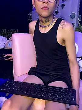 Snapshot of jacks_hotter chatting on 01/22/25, 05:26 jacks hotter online show from 01/22/25, 05:26