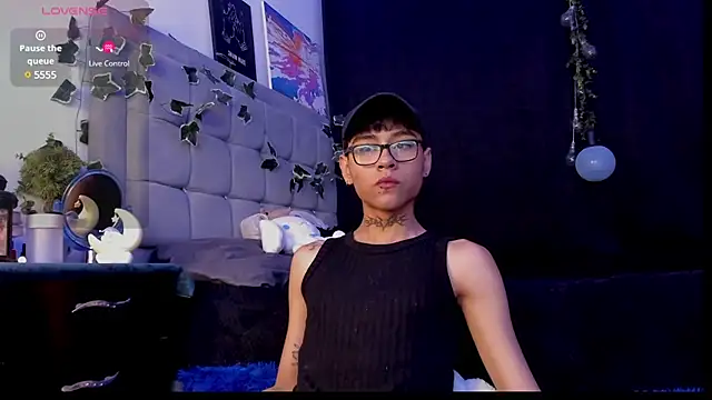 Snapshot of jacks_hotter chatting on 02/12/25, 02:56 jacks hotter online show from 02/12/25, 02:56