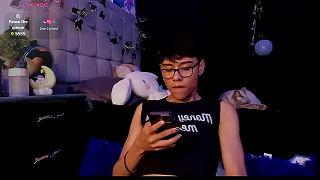 Snapshot of jacks_hotter chatting on 02/13/25, 05:05 jacks hotter online show from 02/13/25, 05:05