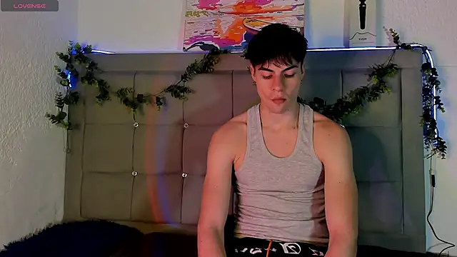 Snapshot of jacks_hotter chatting on 06/14/26, 02:46 jacks hotter online show from 06/14/26, 02:46