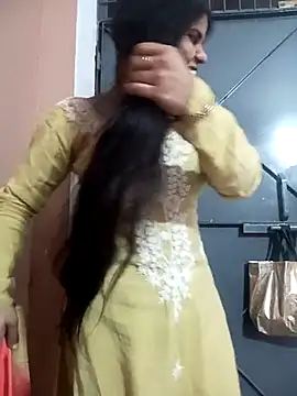 Snapshot of Sania-Love chatting on 02/15/25, 08:11 Sania-Love online show from 02/15/25, 08:11