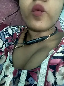 Snapshot of Sania-Love chatting on 02/17/25, 05:53 Sania-Love online show from 02/17/25, 05:53
