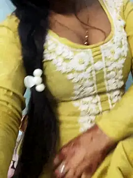 Snapshot of Sania-Love chatting on 03/03/25, 06:01 Sania-Love online show from 03/03/25, 06:01