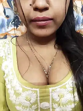 Snapshot of Sania-Love chatting on 03/04/25, 09:32 Sania-Love online show from 03/04/25, 09:32