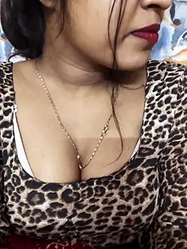Snapshot of Sania-Love chatting on 03/08/25, 08:03 Sania-Love online show from 03/08/25, 08:03