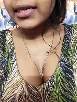 Snapshot of Sania-Love chatting on 03/17/25, 05:49 Sania-Love online show from 03/17/25, 05:49