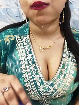 Snapshot of Sania-Love chatting on 05/20/26, 12:17 Sania-Love online show from 05/20/26, 12:17