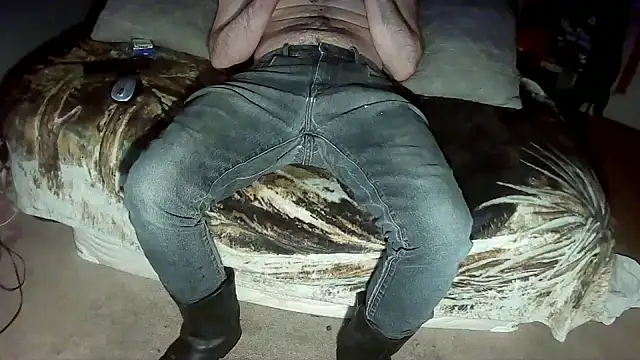 Spunwhiteboy1992 online show from 12/19/25, 01:40