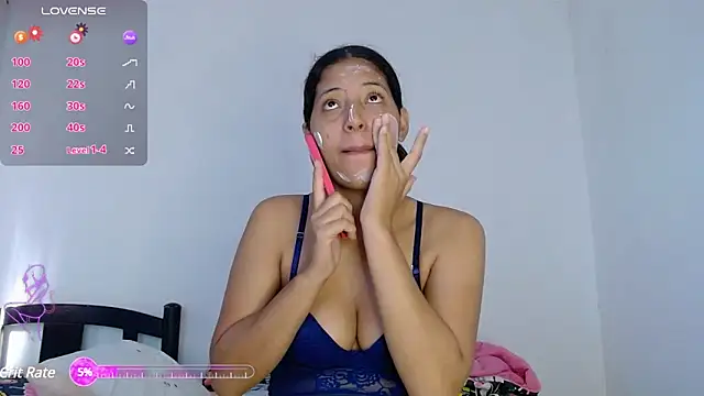 Snapshot of evaluna_horny_ chatting on 03/05/25, 01:06 evaluna horny online show from 03/05/25, 01:06