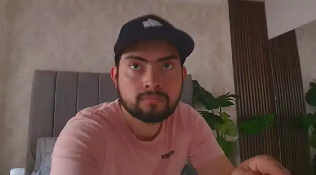 Snapshot of Leandro_GB chatting on 03/10/25, 06:45 Leandro GB online show from 03/10/25, 06:45