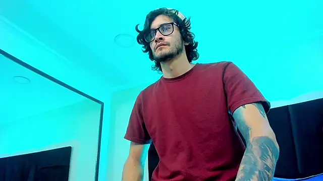 Loggan donnelly online show from 02/01/25, 09:29