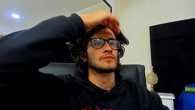 Loggan donnelly online show from 02/05/25, 12:10