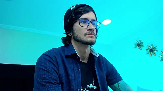 Loggan donnelly online show from 02/08/25, 09:57