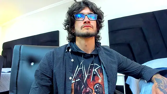 Loggan donnelly online show from 02/15/25, 08:22