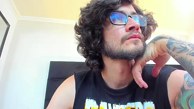 Loggan donnelly online show from 03/07/25, 12:04