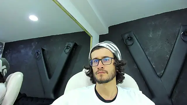 Loggan donnelly online show from 03/16/25, 07:49