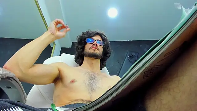 Loggan donnelly online show from 03/20/25, 02:29