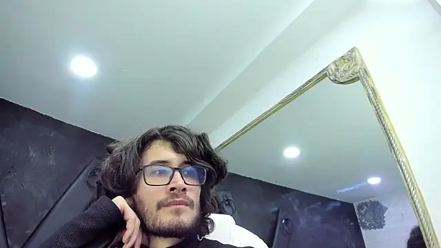 Loggan donnelly online show from 03/20/25, 08:08