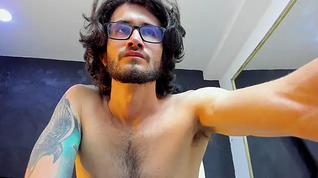 Loggan donnelly online show from 03/22/25, 11:31