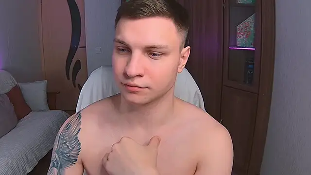 handsome guy01 online show from 03/07/25, 04:24