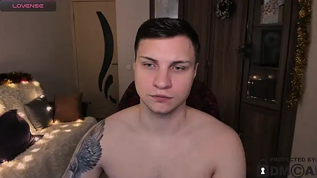 handsome guy01 online show from 11/28/25, 12:08