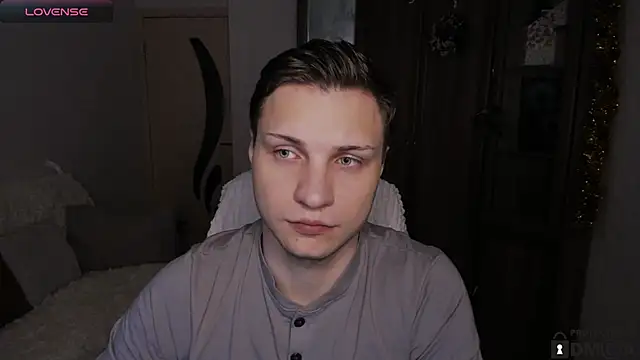 handsome guy01 online show from 12/21/25, 07:43