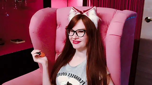Snapshot of CarolGiggly chatting on 12/04/24, 05:05 CarolGiggly online show from 12/04/24, 05:05