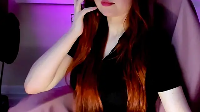 Snapshot of CarolGiggly chatting on 05/05/26, 12:51 CarolGiggly online show from 05/05/26, 12:51