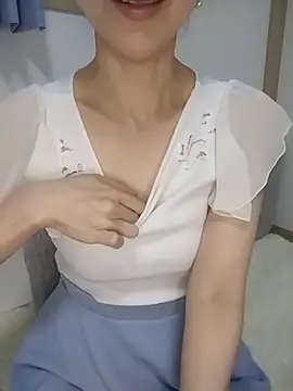 Hana-tan online show from 07/18/26, 06:17