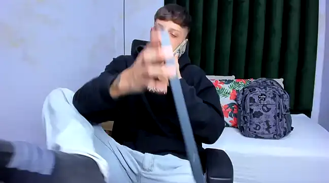 Snapshot of Adam_hard_ chatting on 01/14/25, 07:53 Adam hard  online show from 01/14/25, 07:53