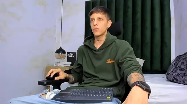 Snapshot of Adam_hard_ chatting on 02/24/25, 11:52 Adam hard  online show from 02/24/25, 11:52