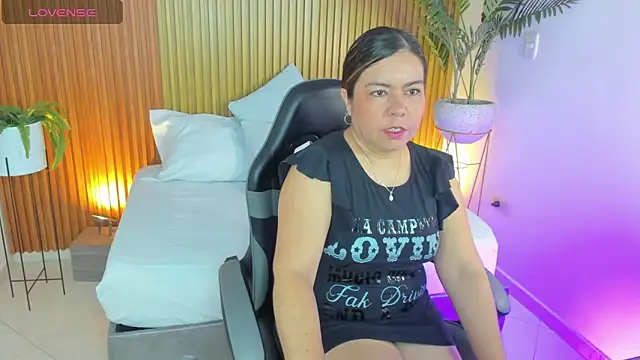 Snapshot of nahia_13 chatting on 05/02/26, 12:43 nahia 13 online show from 05/02/26, 12:43