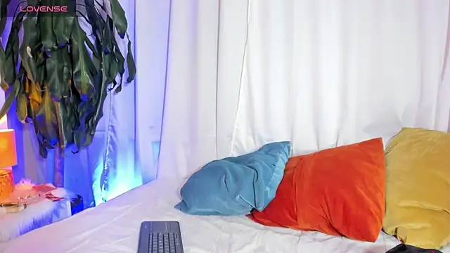 Snapshot of blaiine_colfer chatting on 01/15/25, 04:57 blaiine colfer online show from 01/15/25, 04:57