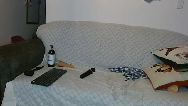 Vanessa Aniston online show from 11/11/25, 09:09