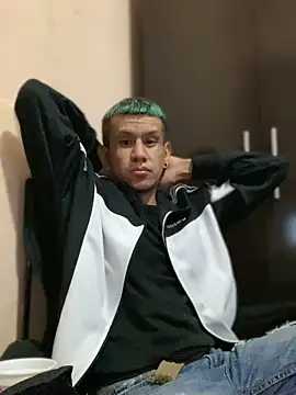 Snapshot of oiram27 chatting on 02/20/25, 07:08 oiram27 online show from 02/20/25, 07:08